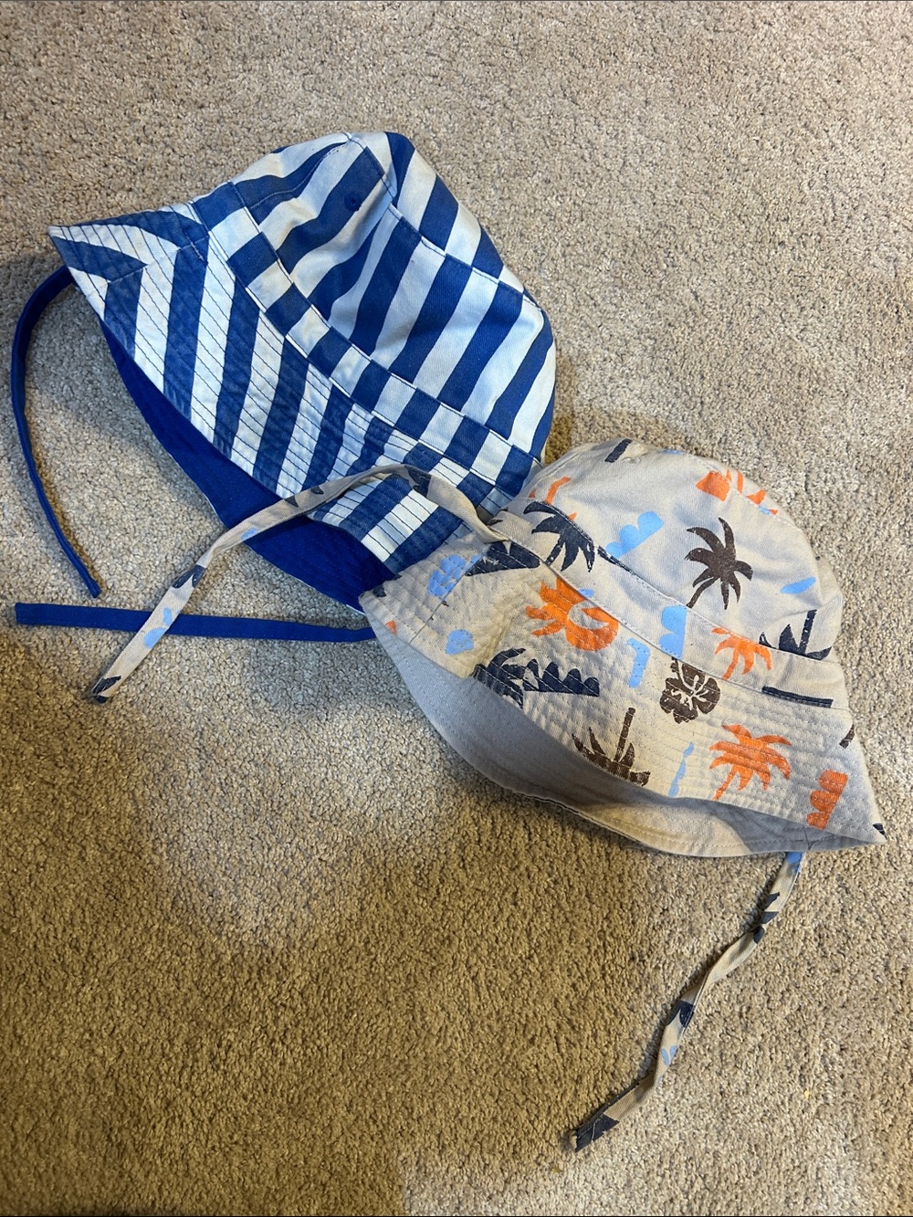 2 reversible bucket hats